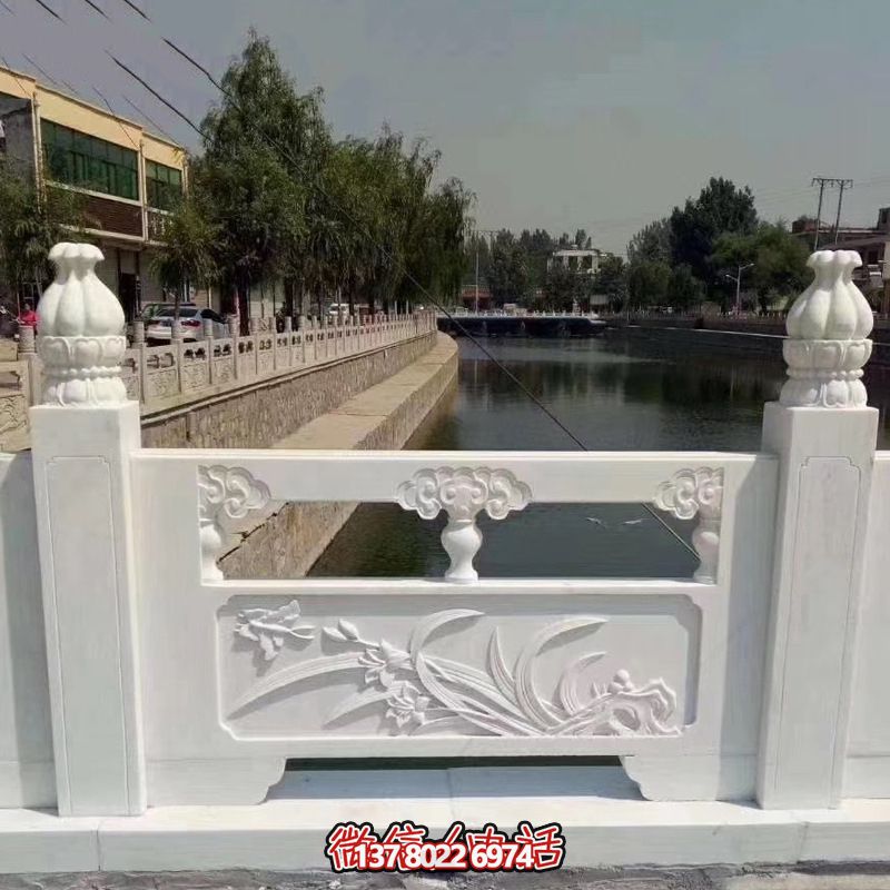 護(hù)城河精美石橋浮雕、漢白玉蘭花欄桿 護(hù)城河精美石橋浮雕、漢白玉蘭花欄桿